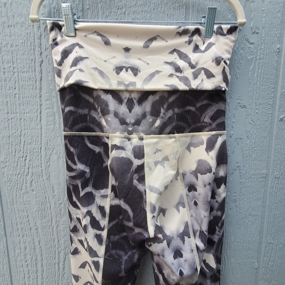 Lululemon Wunder Under Pretty Plume SE Dance Yoga Pilates Athletic Size 6 - Picture 5 of 12